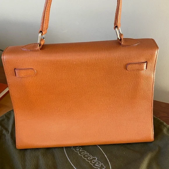 Biscuter Barcelona Leather Handbag - Picture 3 of 16